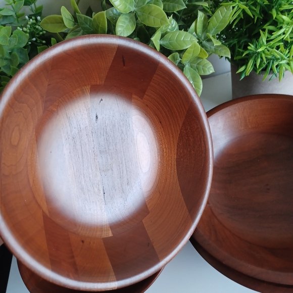 Vintage Wooden Bowls - Picture 6 of 10